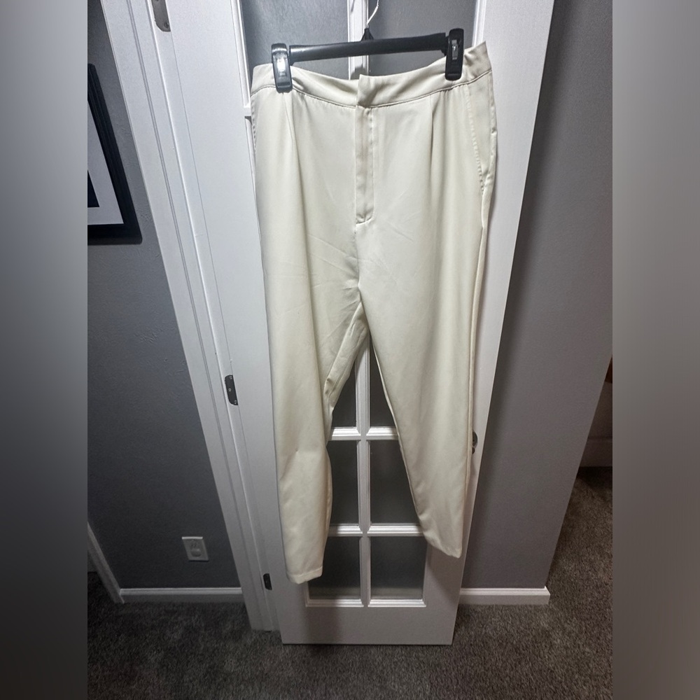 PrettyLittleThing Cream Cropped Pants - Picture 3 of 9